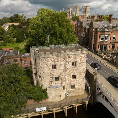 Lendal Tower Tatil Evi *