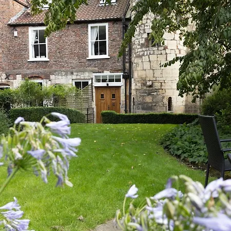 Holiday home Lendal Tower *